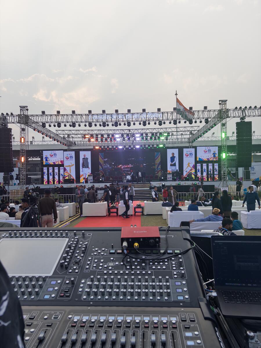 Kailash Kher live at Khelo MP TT Nagar Stadium — production by Dhwani Entertainment